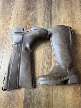 Rocket Dog Women's Tall Brown Riding Boots - Classic Knee-High Style. Size 9.5